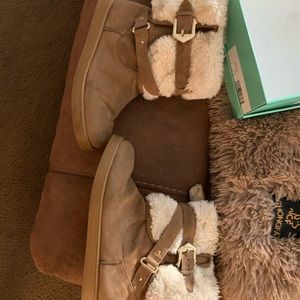 Yes, boots worn a couple times size 6